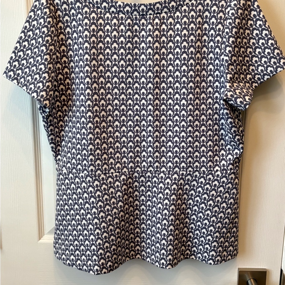 Ann Taylor Grey and White V Back Blouse